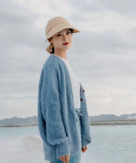 女生秋季最新穿搭潮流，秋風中的時尚與溫情的完美融合